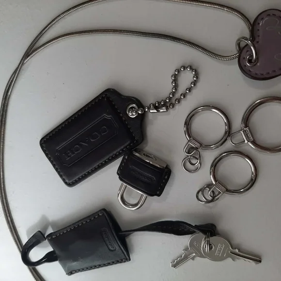 COACH Lock, Keys & Clochette FIXTURES Bundle - Picture 8 of 8